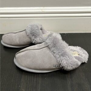 Women’s Ugg Slippers in Grey